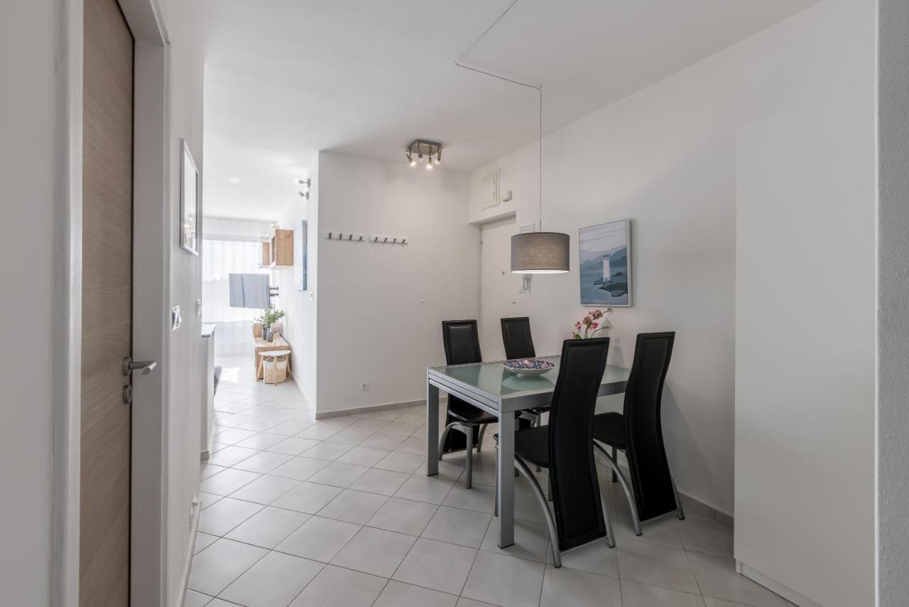 Sundowners Apartment, 52Qm, Double & Single Bed, 10 Min From Old Town Of 斯普利特 外观 照片