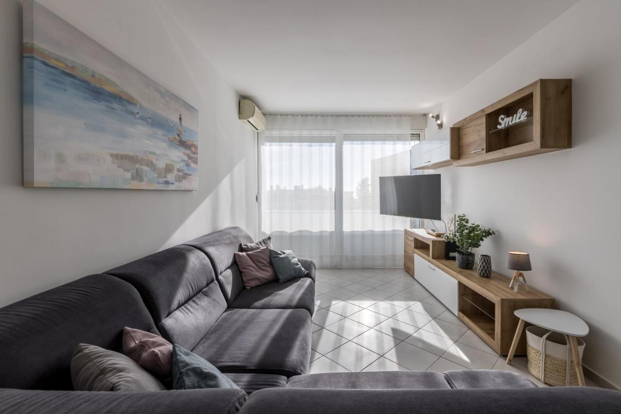 Sundowners Apartment, 52Qm, Double & Single Bed, 10 Min From Old Town Of 斯普利特 外观 照片