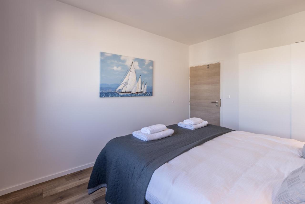 Sundowners Apartment, 52Qm, Double & Single Bed, 10 Min From Old Town Of 斯普利特 外观 照片