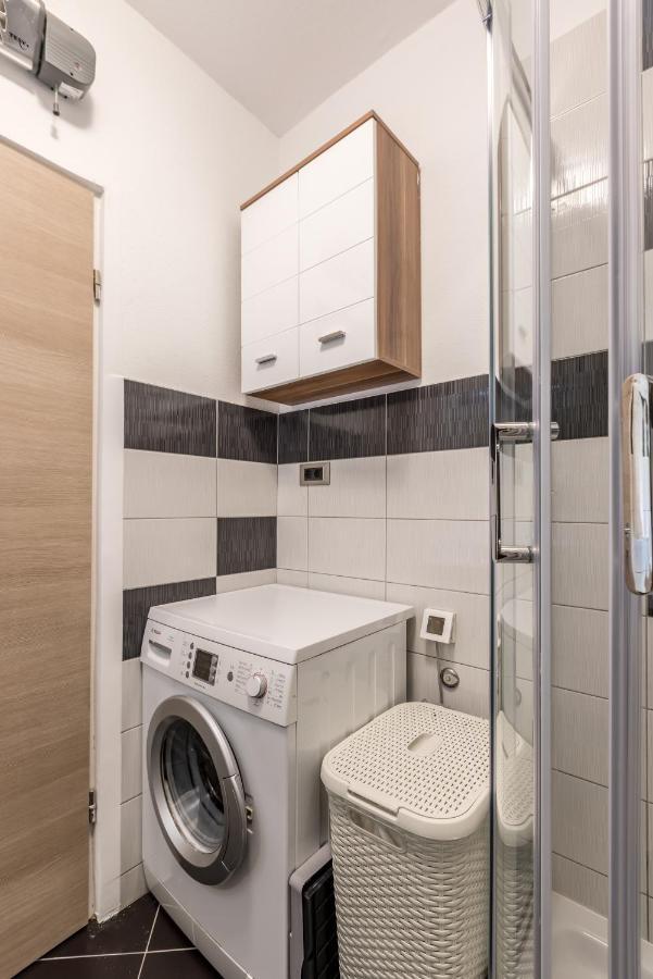 Sundowners Apartment, 52Qm, Double & Single Bed, 10 Min From Old Town Of 斯普利特 外观 照片